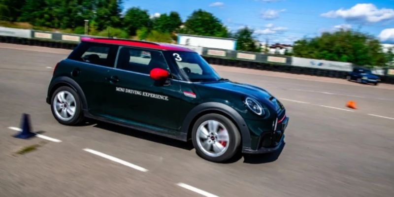 MINI ОСНОВНОЙ КОМПАКТ — Московская область · Полигон BMW Driving Experience