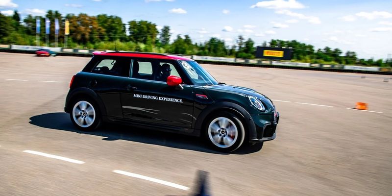 MINI СКОРОСТНОЙ — Московская область · Полигон BMW Driving Experience